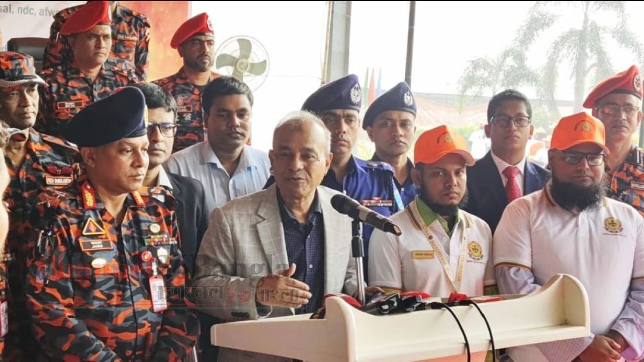 দুর্যোগ মোকাবিলায় স্বেচ্ছাসেবকদের ভূমিকাই জাতিকে এগিয়ে নিয়ে যায়: স্বরাষ্ট্র উপদেষ্টা