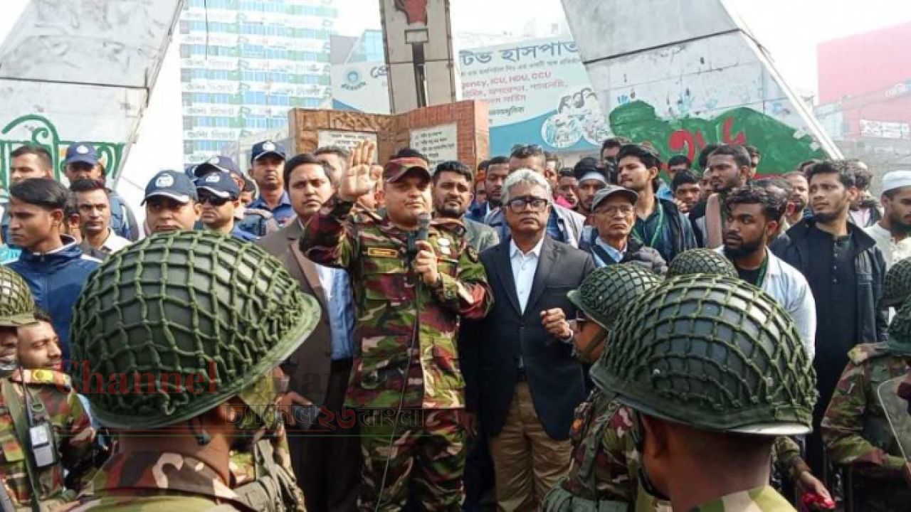 নারায়ণগঞ্জে ১৯ দফা দাবিতে পোশাক শ্রমিকদের সড়ক অবরোধ