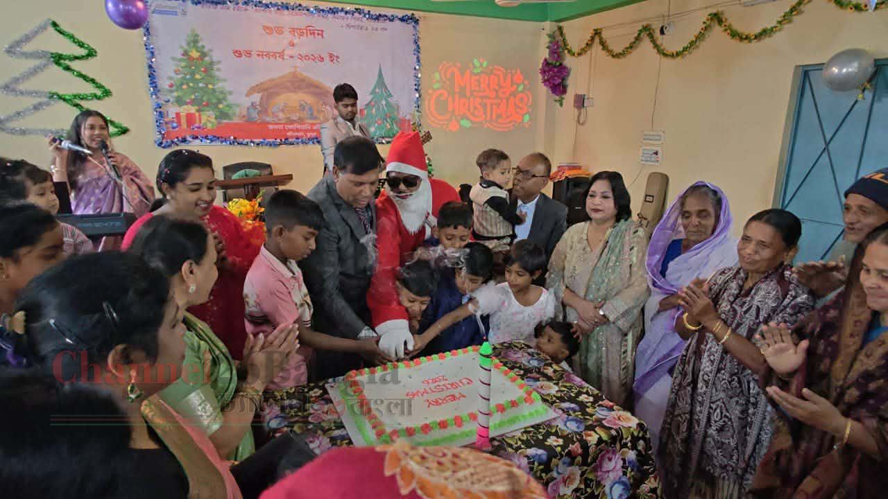 বটিয়াঘাটায় বর্ণাঢ্য আয়োজনে বড়দিন উদযাপিত