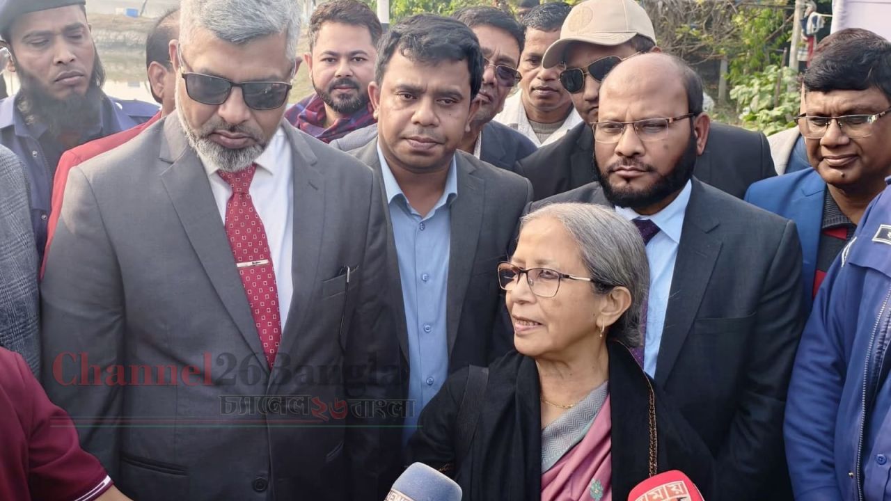 বটিয়াঘাটায় চিংড়ি চাষিদের সঙ্গে মৎস্য উপদেষ্টার মতবিনিময়