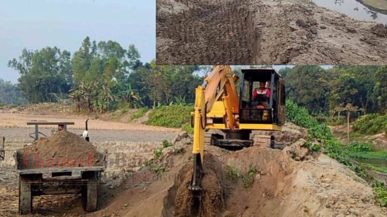 বালিয়াডাঙ্গীতে তীরনই নদীর পাড় কেটে মাটি বিক্রি, ঝুঁকিতে ফসলি জমি ও সেতু