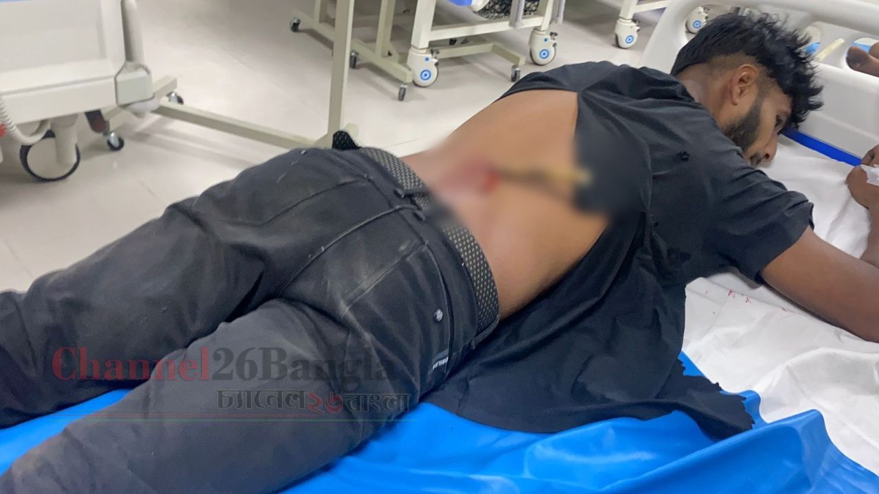সিরাজদিখানে দুই পক্ষের রক্তক্ষয়ী সংঘর্ষ, টেটাবিদ্ধসহ আহত ৯