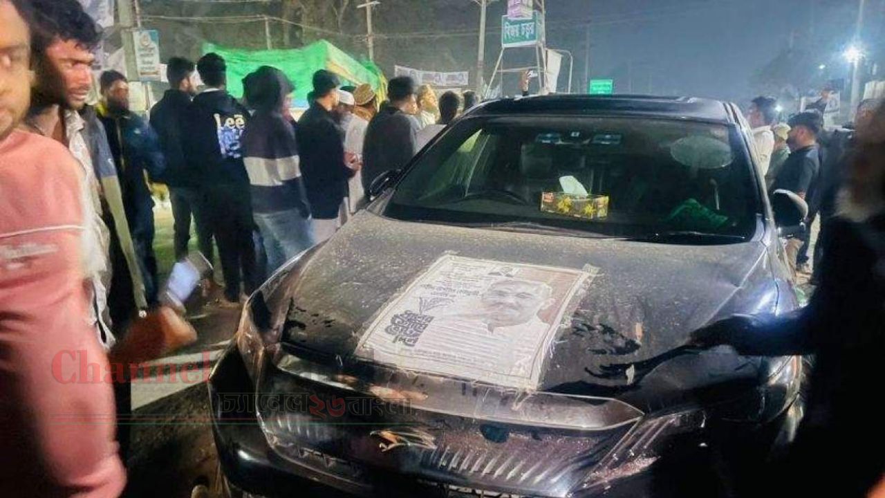 লক্ষ্মীপুরে এ্যানির নির্বাচনী গাড়িতে ১৫ লাখ টাকা উদ্ধার। 