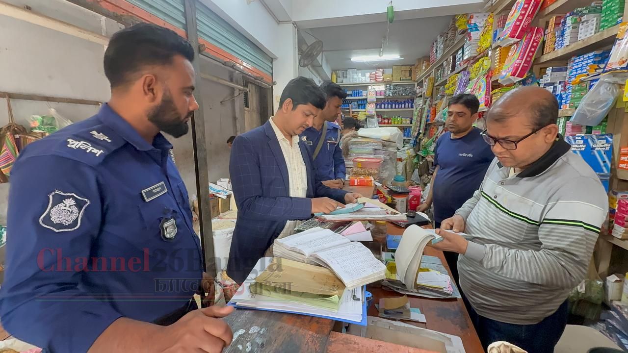 মাগুরায় ভোক্তা অধিকারের হানা: মেয়াদোত্তীর্ণ শিশুখাদ্য বিক্রিতে ৫০ হাজার টাকা জরিমানা
