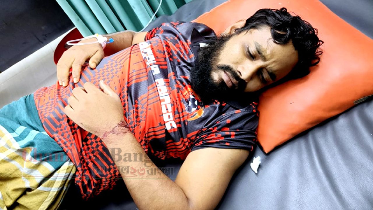 রূপগঞ্জে বাস চালক-হেলপারের হাতে যাত্রী জখম ও ছিনতাই