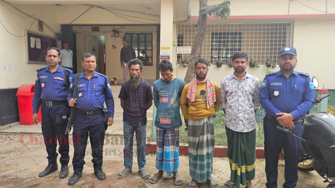 সিরাজদিখানে অবৈধ মাটি কাটায় ৪ জনের কারাদণ্ড
