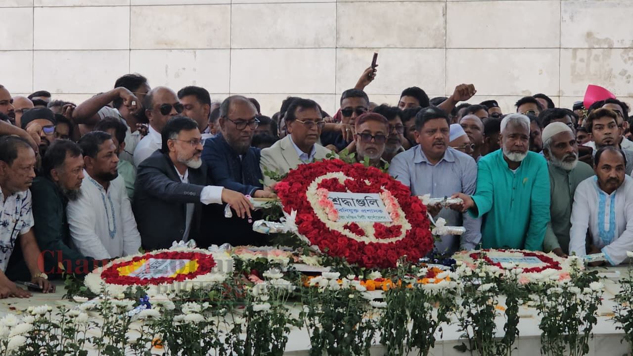 জিয়া ও খালেদা জিয়ার সমাধিতে নাসিক প্রশাসক সাখাওয়াতের শ্রদ্ধা