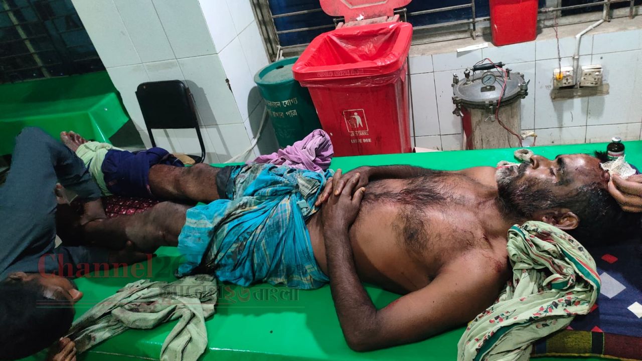 মাগুরায় দুপক্ষের সংঘর্ষ ও ককটেল বিস্ফোরণ: আহত ১০