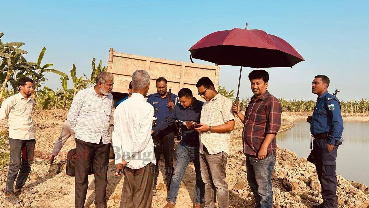 সাঁথিয়ায় অবৈধ মাটি উত্তোলন: ৫০ হাজার টাকা জরিমানা