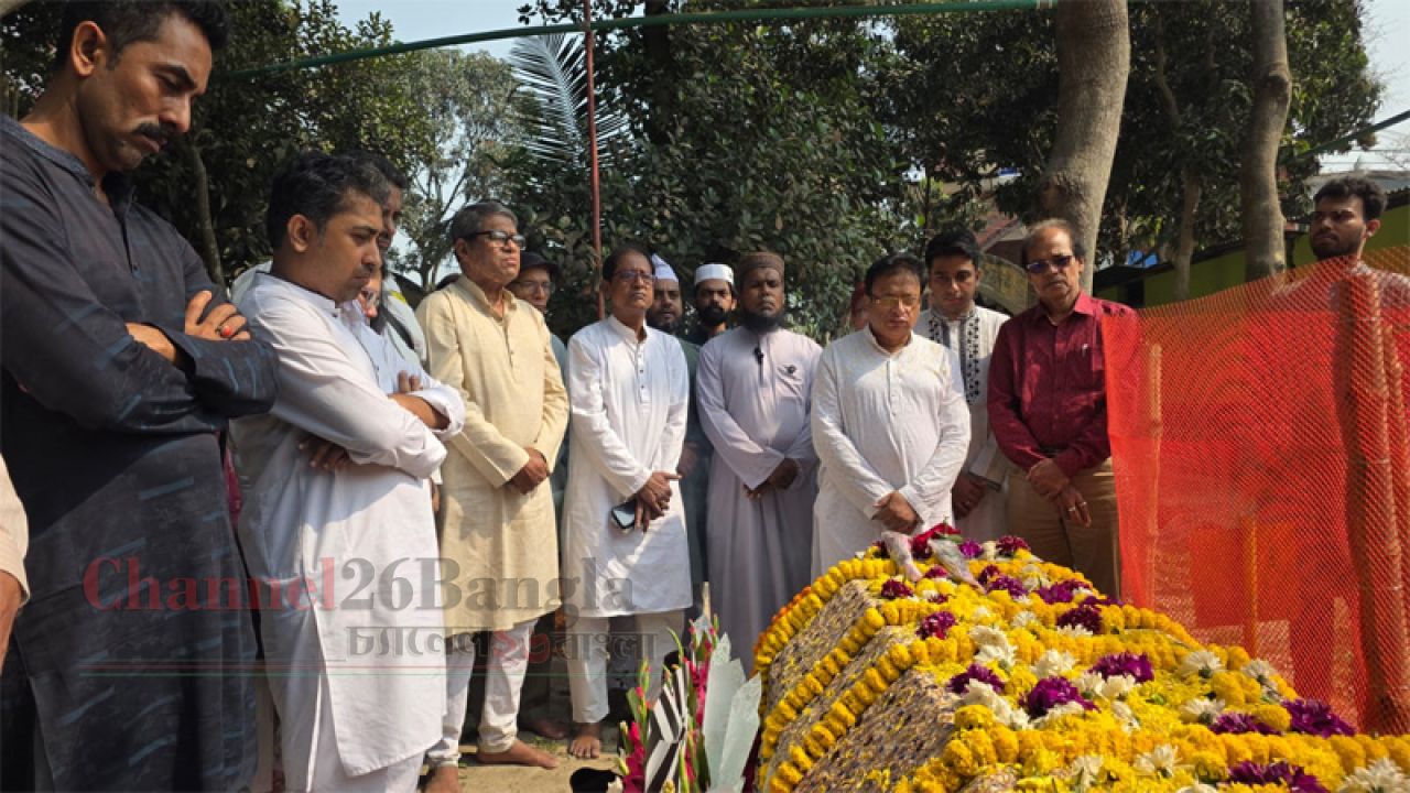 বিচারহীনতার ১৩ বছর : ত্বকীর কবর জিয়ারত: দ্রুত বিচার দাবি