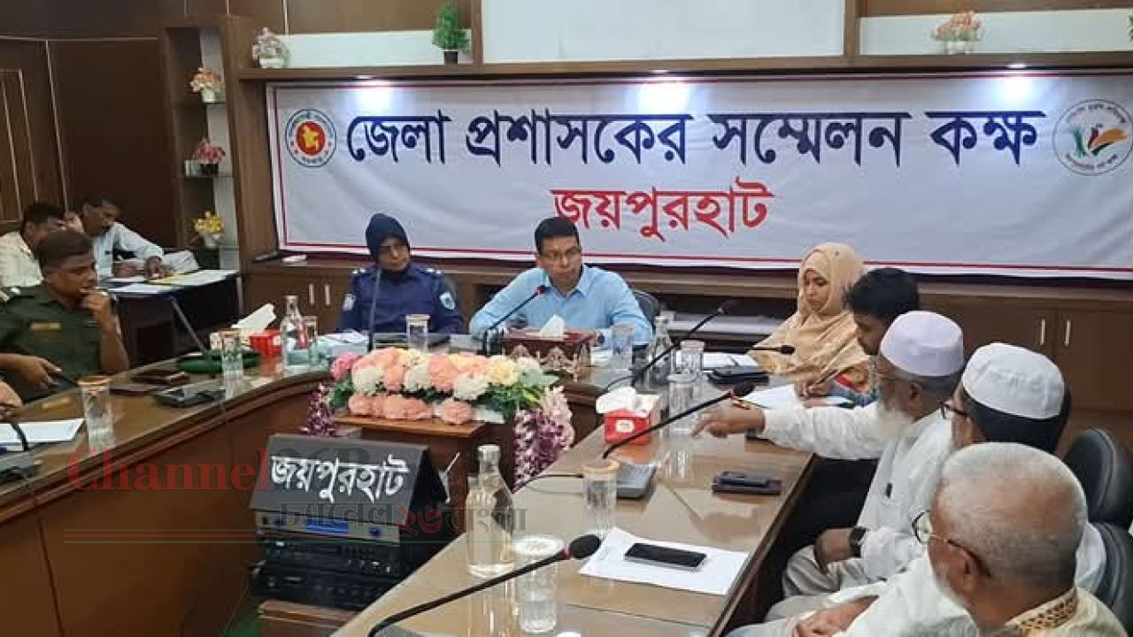 লাইসেন্স ও হেলমেট ছাড়া পেট্রোল পাম্পে তেল নয়: জয়পুরহাটে জেলা প্রশাসনের সিদ্ধান্ত