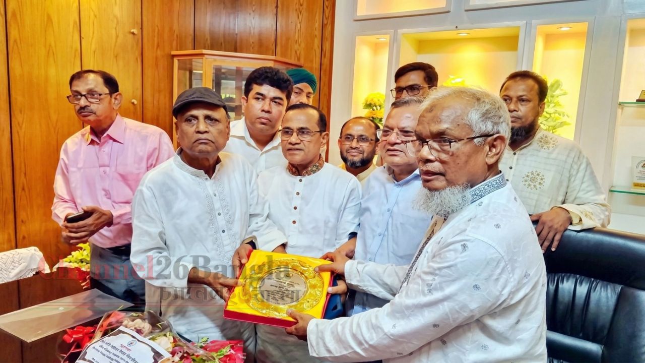 পাবনা জেলা পরিষদের প্রশাসক হিসেবে জহুরুল ইসলাম বিশুর দায়িত্ব গ্রহণ