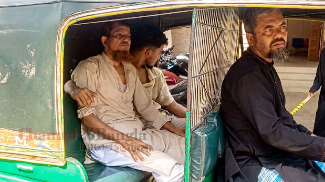সিরাজদিখানে শিক্ষককে পিটিয়ে আহত করার অভিযোগ যুবলীগ নেতার বিরুদ্ধে
