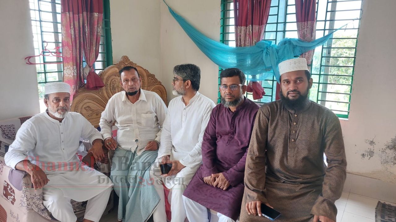 সিদ্ধিরগঞ্জে বাংলাদেশ জামায়াতে ইসলামের উদ্যোগে শহীদ পরিবারকে সহায়তা প্রদান।