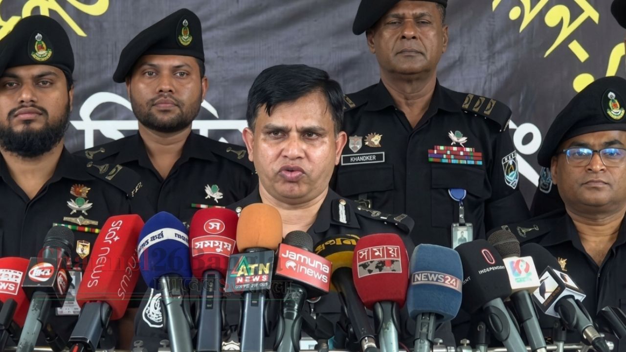 নারায়ণগঞ্জের মাসদাইরে হামলার পরই পাল্টা অভিযান, বিপুল মাদক ও অস্ত্র উদ্ধারসহ আটক ১৩