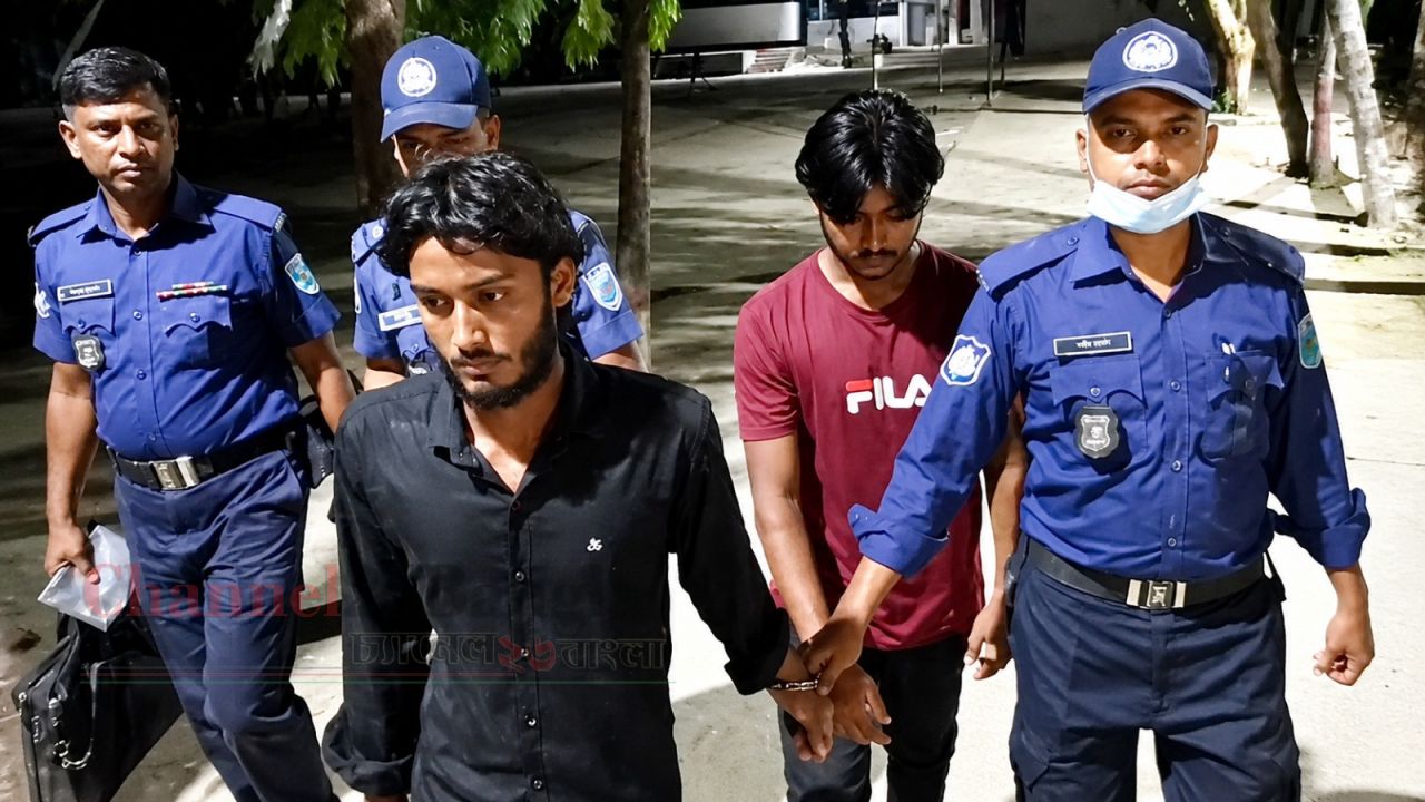 ফতুল্লায় নিষিদ্ধ ছাত্রলীগের ঝটিকা মিছিল থেকে আটক ২