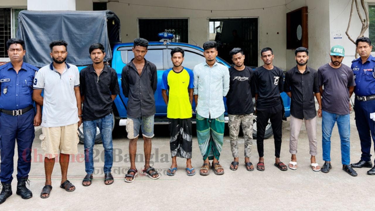 সিদ্ধিরগঞ্জে অভিযান পরোয়ানাভুক্ত আসামিসহ গ্রেপ্তার ৯