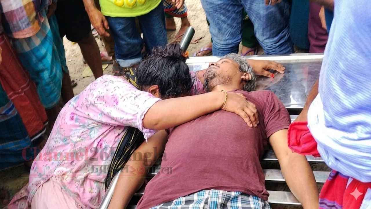 বন্দরে টিউবওয়েল বসাতে গিয়ে বিদ্যুৎস্পৃষ্টে স্কুল দপ্তরীর মৃত্যু আহত ২