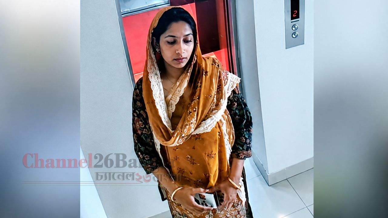 সিদ্ধিরগঞ্জে পার্লার কর্মী সেজে ৩ লাখ টাকার স্বর্ণালঙ্কার লুট