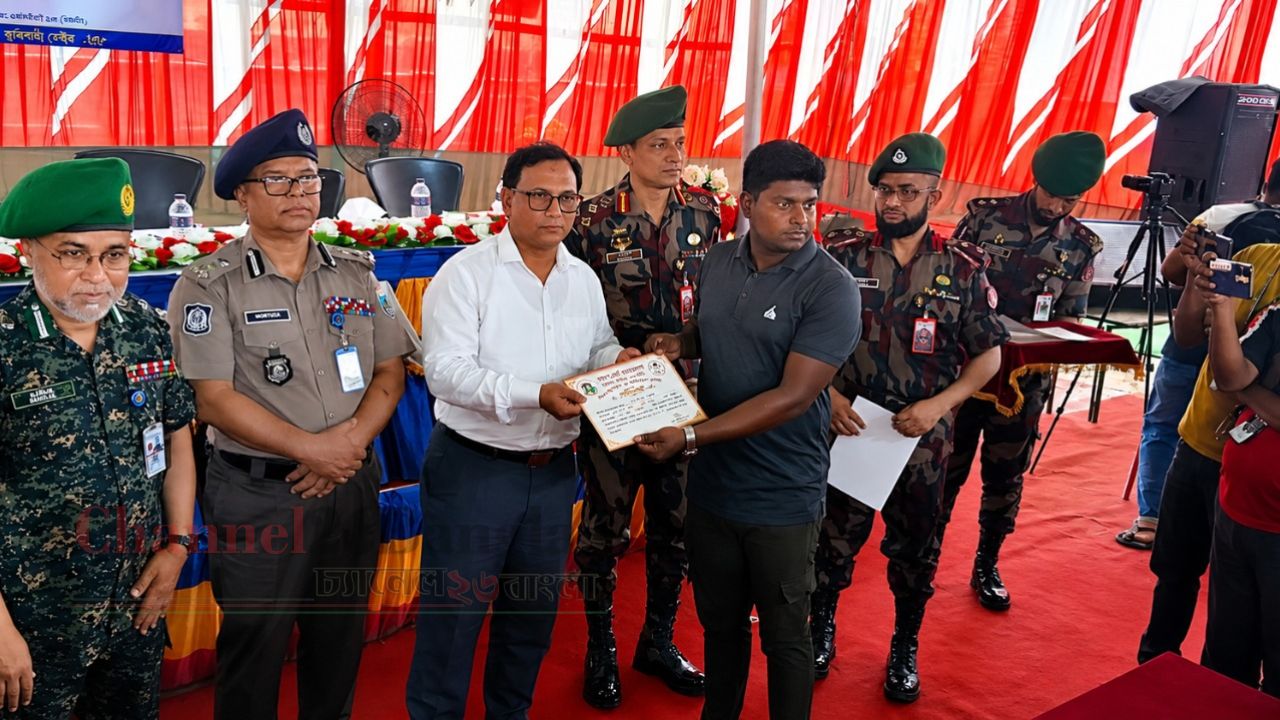 পাঁচবিবিতে ফ্রিল্যান্সিং ও কম্পিউটার প্রশিক্ষণে যুবকদের উদ্বুদ্ধকরণে বিজিবির আলোচনা সভা