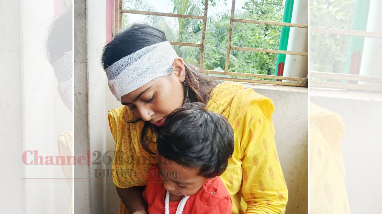 আওয়ামী সমর্থক স্বামীকে না পেয়ে ঘরে ঢুকে স্ত্রী- সন্তানকে মারধর ও লাঞ্ছিতের অভিযোগ