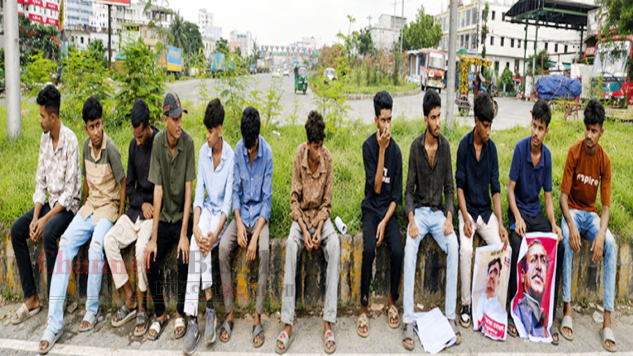 সিদ্ধিরগঞ্জে মিছিলের প্রস্তুতিকালে ছাত্রলীগের ১২ কর্মী গ্রেফতার: নেতা পলাতক