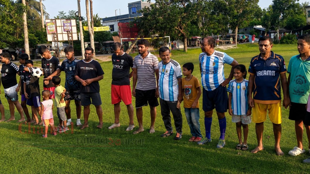 বটিয়াঘাটায় অম্বুবাচী ও বিশ্বকাপ উপলক্ষ্যে প্রীতি ফুটবল ও প্রীতিভোজ