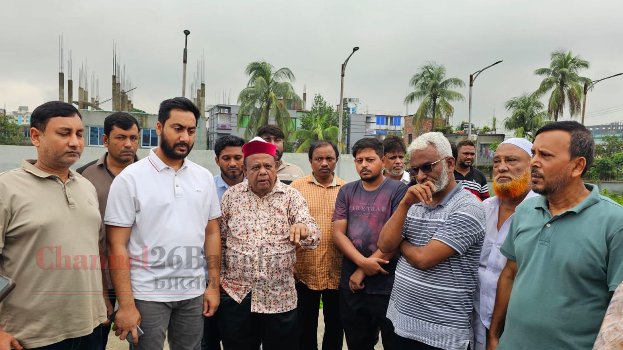 সিদ্ধিরগঞ্জে পানিবন্দী লাখো মানুষ: পাম্পহাউজ পরিদর্শনে বিএনপি নেতৃবৃন্দ