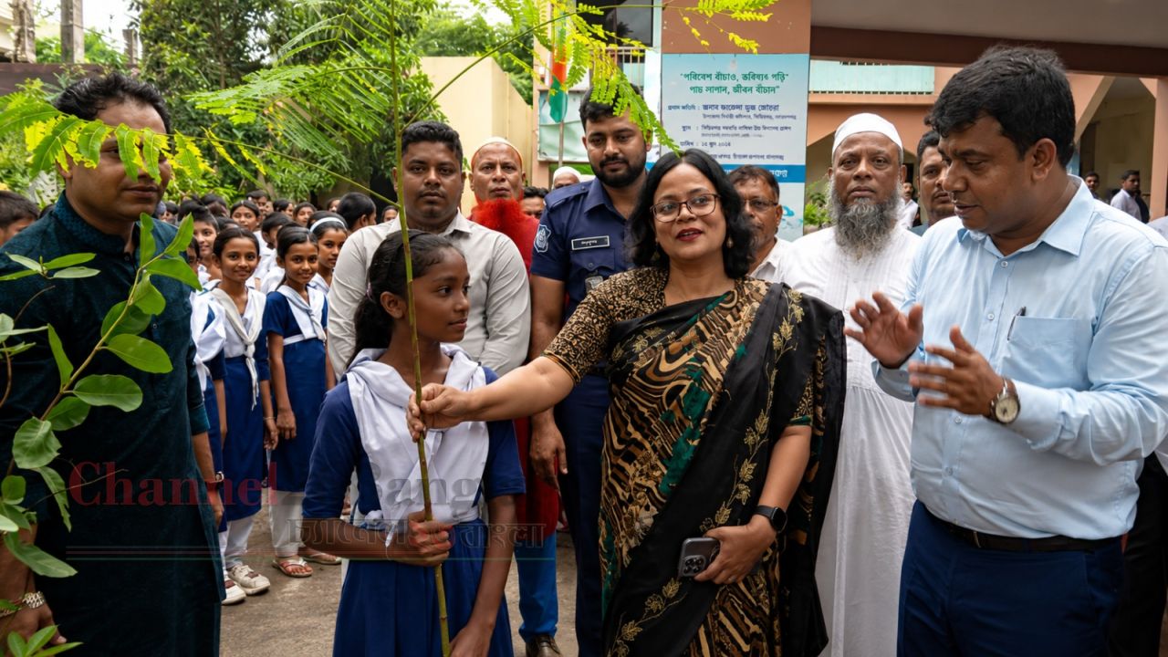 বটিয়াঘাটায় বিশ্ব জনসংখ্যা দিবস উপলক্ষ্যে আলোচনা সভা ও র&zwnj;্যালি