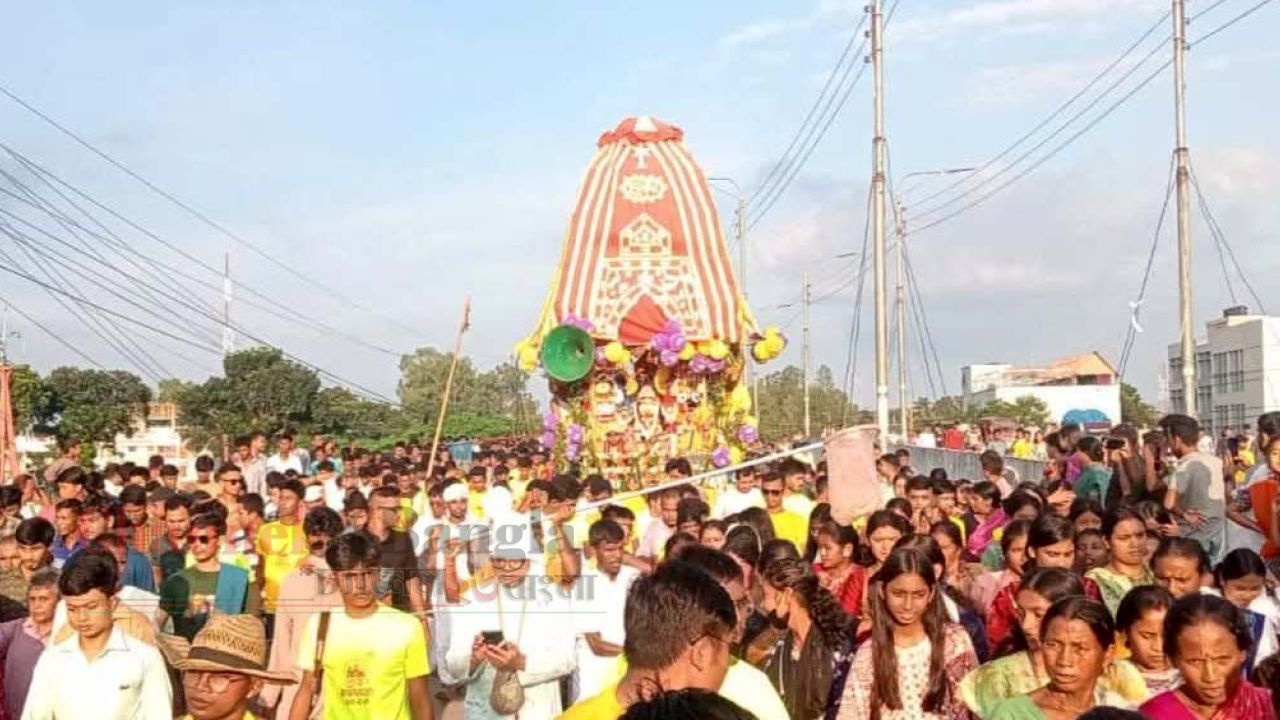 উল্টো রথযাত্রায় ঠাকুরগাঁওয়ে ভক্তদের ঢল