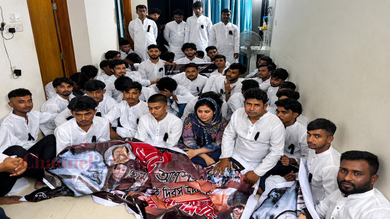 বসুন্ধরায় প্রস্তুতি সভা থেকে না&rsquo;গঞ্জের ৫৩ যুবলীগ-ছাত্রলীগ নেতাকর্মী গ্রেপ্তার