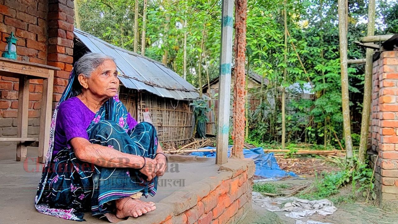 ঠাকুরগাঁওয়ে বৃদ্ধার জমি দখলের অভিযোগ